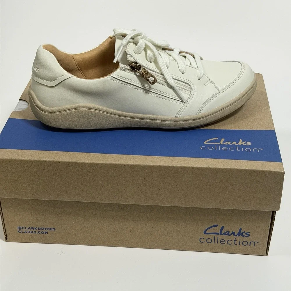 Clarks Size-8.5M Women's Bryianne Bayla Round Toe Off White Leather Sneakers